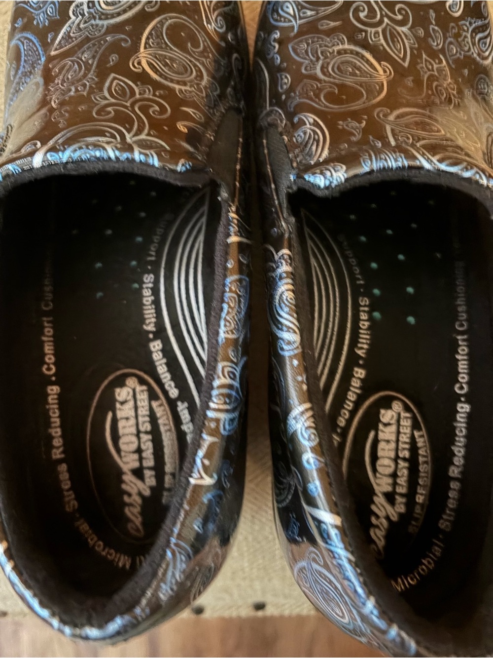 Women's Easy Works by Easy Street Leeza Work Clogs | Size 8W - Picture 8 of 9